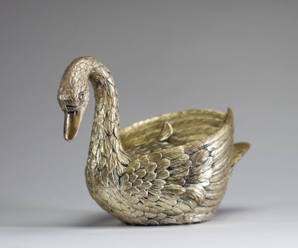 Mauro MANETTI (1946) Cygne, seau à glace en métal argenté et doré, vers 1970, signé.