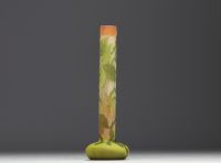 Émile GALLÉ (1846-1904) Acid-etched multi-layered glass vase decorated with maple flowers, signed with a star.
