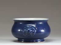 Chine - Brûle parfum en porcelaine monochrome émaillée bleu, marque Ta Ming Kia-Tsing Nien Tche, Ming.