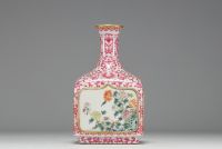 China - Famille rose porcelain quadrangular vase with floral cartouche decoration, mark under the piece, 18th century.