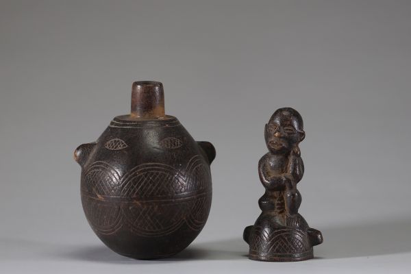 Afrique RDC - Poire à poudre Bakongo en bois sculpté, Congo RDC, début XXème.