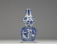 China - White-blue porcelain vase with floral decoration, Wanli mark under the piece.
