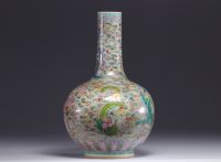 Vase en porcelaine de la famille rose 