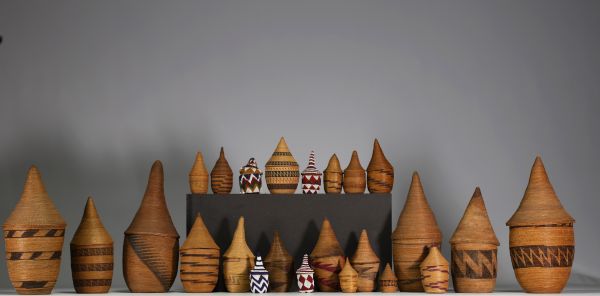 Collection of over 200 Central African baskets from the 19th and 20th centuries - Collection of Mr Christian Borzykowski.