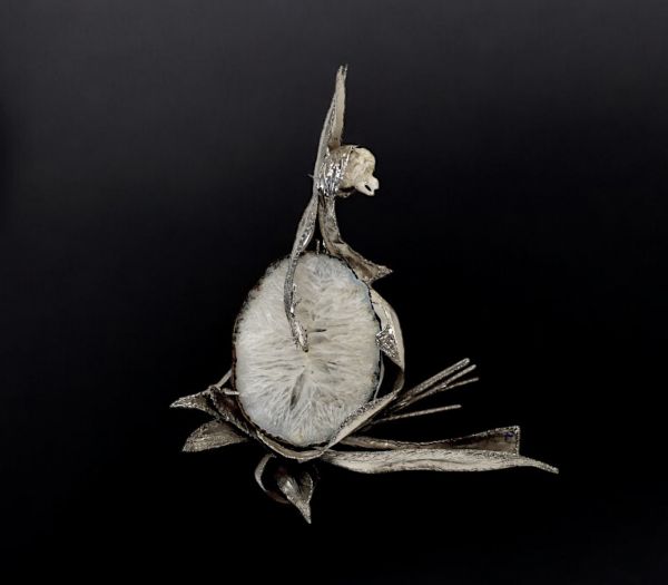 Marc D' HAENENS (20th century) Large Brutalist wall light in quartz, rock crystal and metal, circa 1970.
