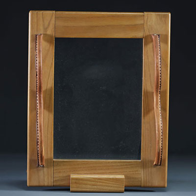 Jacques ADNET (1900-1984) attr. à - Cadre porte photo en bois et cuir, vers 1950.