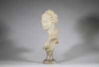 Antoine Joseph VAN DEN KERCKHOVE (1849-1910) dit NELSON - Buste de jeune fille en marbre de Carrare sur socle en marbre gris, signé Nelson, fin XIXème.