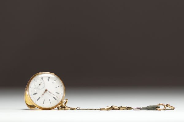 Pateck Genève - Pocket watch in 18k yellow gold, 10-jewel cylinder, brass inner cover, total weight 78gr.