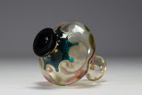 Vase d'époque Art Nouveau en verre à applications au décor de fleurs rehaussées à l'or