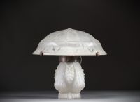 MULLER Frères Lunéville - Lampe de table Art Déco, pied et coupole en verre moulé pressé stylisé, double éclairage, signée Muller Frères Lunéville.