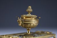 Alphonse GIROUX (1776-1848) Porcelain and bronze inkwell decorated with mistletoe leaves, ram's heads and paws, signed Alph. Giroux Paris.