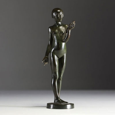 Henry ARNOLD (1879-1945) ‘Première Offrande’ Sculpture in bronze with green ptine, signed on the base and stamped Susse.