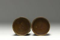 Japan - Pair of bronze and gilt bronze brush rinses decorated with figures, engraved mark, Meiji period.