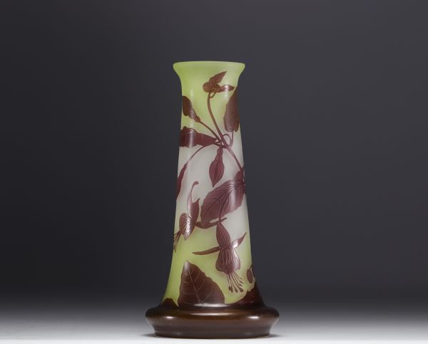 Émile GALLÉ (1846-1904) - Vase aux Fuschias