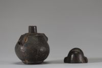 Afrique RDC - Poire à poudre Bakongo en bois sculpté, Congo RDC, début XXème.
