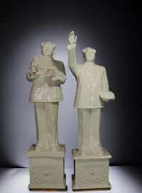 China - Imposing pair of white enamelled porcelain statues of Mao Zedong, Republic period.