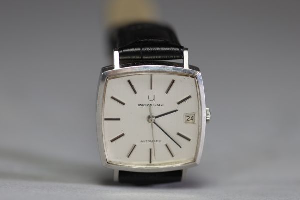 Universal Genève - Montre homme à remontage automatique, vers 1967.