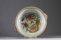 China - Polychrome famille verte porcelain basin decorated with flowers, 18th century.