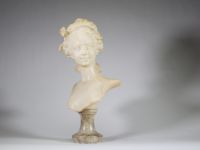 Antoine Joseph VAN DEN KERCKHOVE (1849-1910) dit NELSON - Buste de jeune fille en marbre de Carrare sur socle en marbre gris, signé Nelson, fin XIXème.