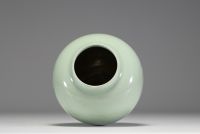 China - Celadon porcelain vase, blue mark under the pieces, 19th century.