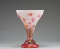DAUM Nancy - Vase en verre marmoréen dégagé à l'acide à décor émaillé de fleurs, signé Daum Nancy France.