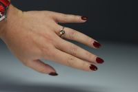 18k gold ring set with a brilliant and a pearl weighing 2.7gr.
