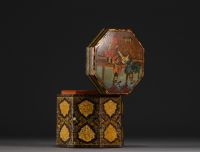 Perse - Boite à thé en bois laqué et peint, art Qajar, XIXème.