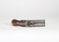  Pistolet double à percussion, canon octogonal, platines ciselées, XIXème.