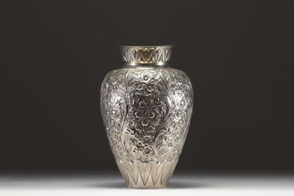 Solid silver vase with repoussé floral decoration, hallmarked H 800.
