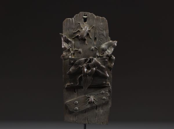 Série de quatre pyrogènes en zinc et régule à décor animalier et d'insectes, XIX-XXème.
