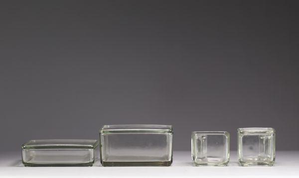 Wilhelm WANGENFELD (1900-1990) Kubus Bauhaus tableware in pressed moulded glass, 1938.