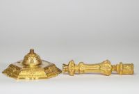 Paire de bougeoirs en bronze doré France, époque Régence, vers 1740