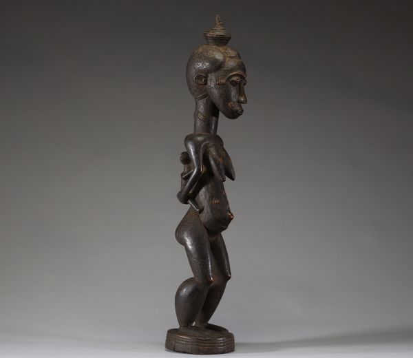 Afrique - Maternité  Baoulé en bois sculpté, Côte d’Ivoire.