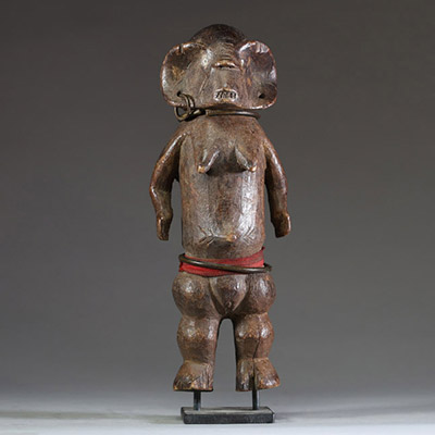 Afrique RDC - Ancienne statuette Yanda / Nazeze, Ngbaka en bois sculpté, Congo RDC, début XXème.