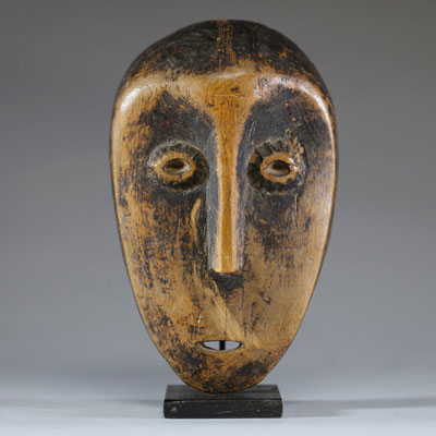 Afrique RDC - Masque Lega en bois sculpté, première moitié XXème.