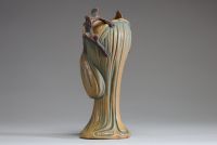 Bernhardt BLOCH (1836-1909) Vase Art Nouveau à décor d'arabesques et de visages de femmes, marque BB, vers 1900.