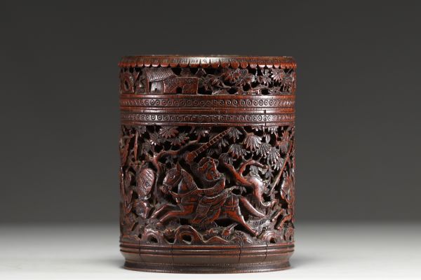 Asia - Covered carved bamboo box depicting a battle scene, early 19th century.