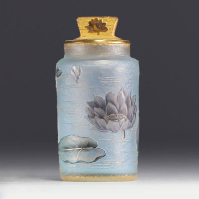 DAUM Nancy - Small perfume bottle in acid-etched frosted glass, enamelled decoration of water lilies, signed.