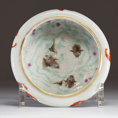 China - Polychrome porcelain brushes, external decoration with bats, internal decoration with carp, mark under the piece.
