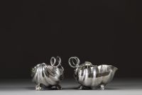 Paire de saucières en argent massif en forme de coquillage surmonté d'un serpent formant la anse, poinçons Prince évêque, Liège, 1744.