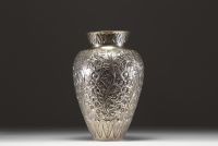 Solid silver vase with repoussé floral decoration, hallmarked H 800.
