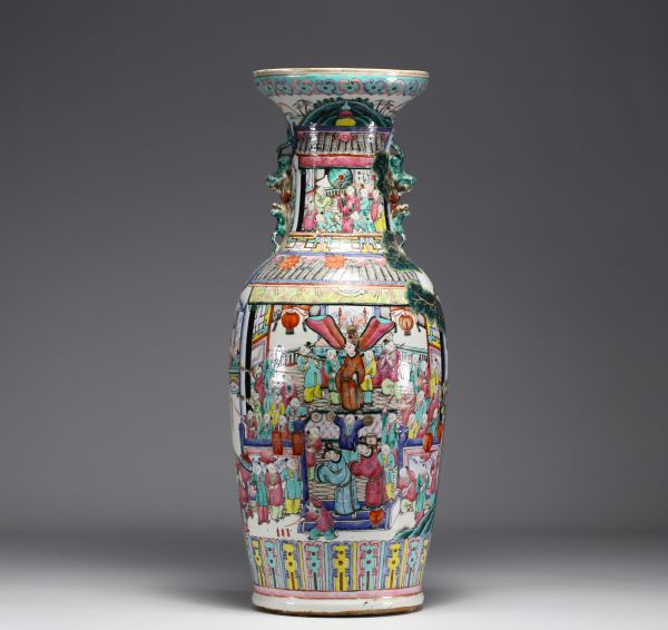 China - Large famille rose porcelain vase with figures, 19th century.