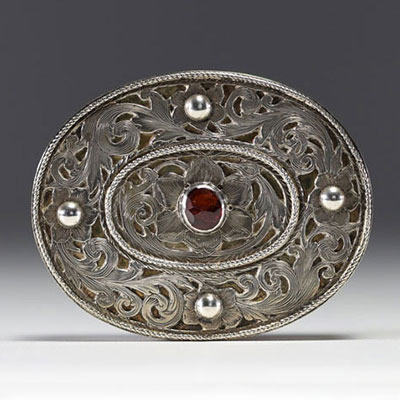 Snuffbox in solid silver and vermeil topped with a red stone, 18th-19th century.