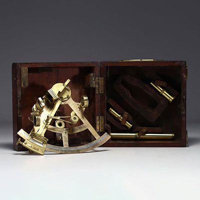 Royal Geographical Society, Cary, London - Sextant, navigation instrument, mahogany case, 19th century.