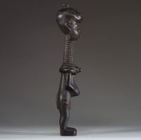 Afrique RDC - Statuette Luluwa en bois sculpté, Congo RDC, 1ère moitié XXème.
