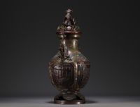 Japon - Brûle parfum en bronze cloisonné à décor de dragons et de chimères.