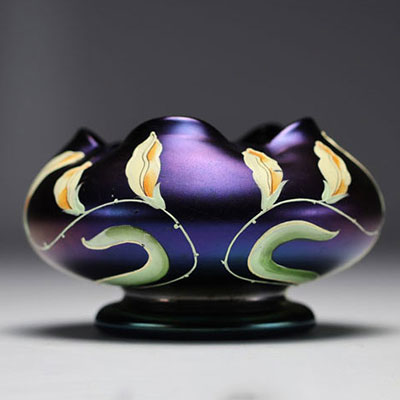 Ferdinand Von POSCHINGER (1867-1921) Polylobed iridescent and enamelled glass bowl with 