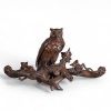 Forêt Noire – Hibou en bois sculpté formant porte-chapeaux, travail suisse, fin XIXe siècle