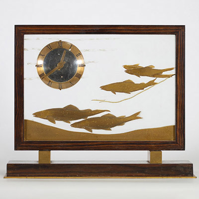 Pendulette Hermès Paris, attribuée à Jean Pascaud, vers 1940 Bois de palissandre, laiton doré, verre gravé