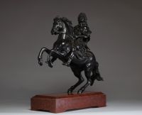 Guillaume de Groff (1676-1742) d'après - Statue équestre en bronze à patine brun foncé représentant Louis XIV, XIXème.